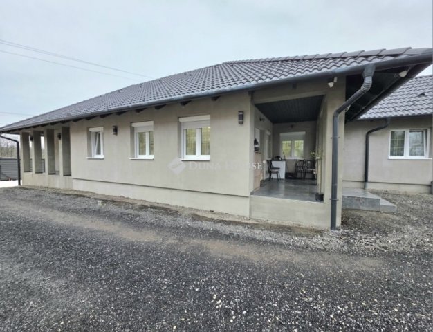 Eladó családi ház, Gyömrőn 109 M Ft, 4 szobás