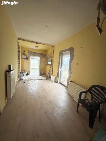 Eladó családi ház, Rábatamásin 30.9 M Ft, 2 szobás