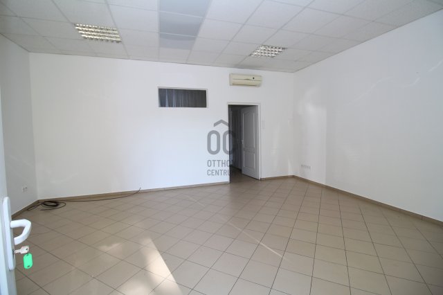 Kiadó ipari ingatlan, Kistarcsán 180 E Ft / hó