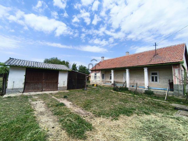Eladó családi ház, Adácson 7.3 M Ft, 2 szobás