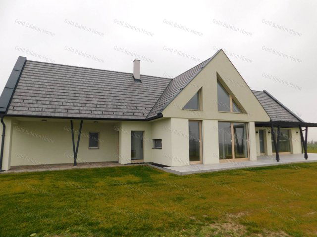 Eladó családi ház, Cserszegtomajon 172 M Ft, 4 szobás