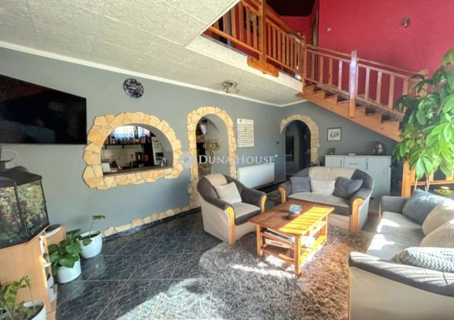 Eladó családi ház, Dabason 84.9 M Ft, 6 szobás