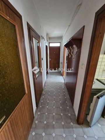 Kiadó téglalakás, albérlet, Pécsett, Jókai utcában, 2 szobás