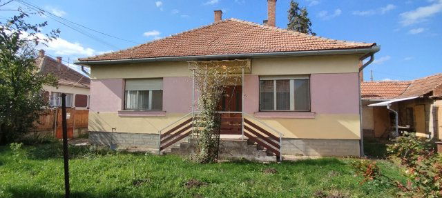 Eladó családi ház, Jászjákóhalmán 26 M Ft, 2+1 szobás