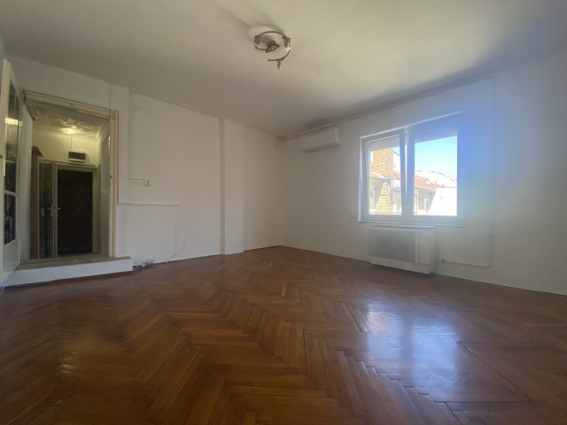 Eladó téglalakás, Pécsett 31.5 M Ft, 1 szobás