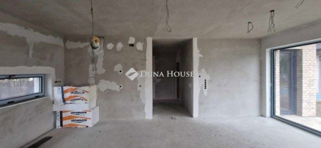 Eladó családi ház, Szegeden 231.874 M Ft, 5 szobás