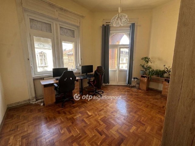 Eladó téglalakás, Budapesten, VII. kerületben 98 M Ft, 3 szobás