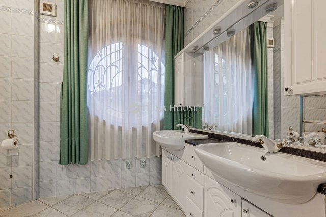 Eladó családi ház, Budapesten, XIV. kerületben 450 M Ft