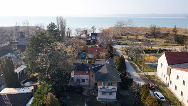 Eladó családi ház, Szántódon 365 M Ft, 5 szobás