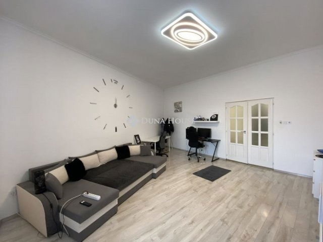 Eladó téglalakás, Budapesten, VI. kerületben 235 M Ft, 3 szobás