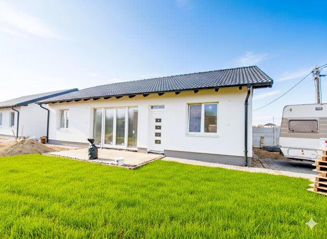 Eladó ikerház, Dunavarsányban 99.6 M Ft, 4 szobás