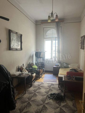 Eladó téglalakás, Budapesten, VI. kerületben, Paulay Ede utcában