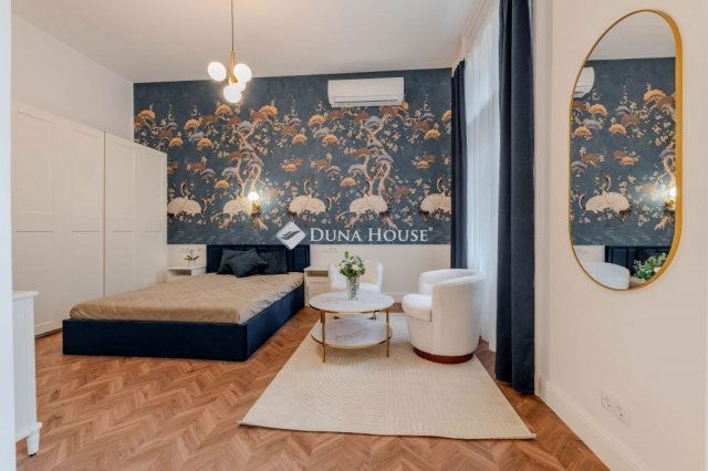 Eladó téglalakás, Budapesten, V. kerületben 160 M Ft, 2 szobás