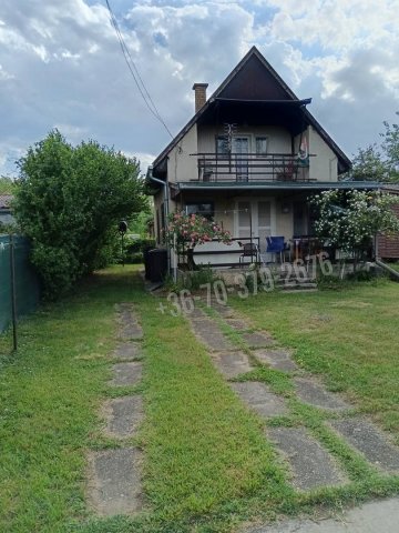 Eladó nyaraló, Tóalmáson, Fürdő utcában 22 M Ft, 1+2 szobás