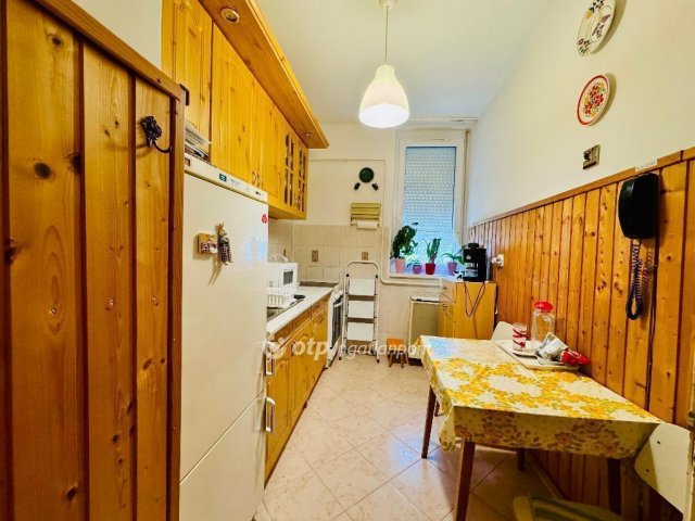 Eladó téglalakás, Debrecenben 59.9 M Ft, 2 szobás