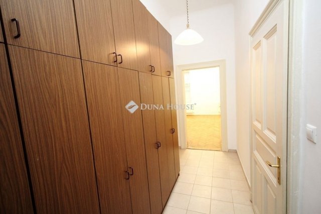 Eladó téglalakás, Budapesten, I. kerületben 88.6 M Ft, 2 szobás
