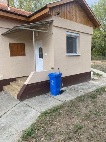 Eladó családi ház, Kunbaracson 33.9 M Ft, 2 szobás