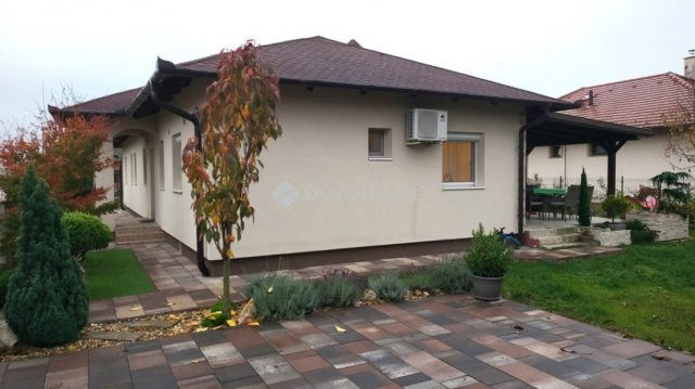 Eladó családi ház, Tárnokon 144.9 M Ft, 4 szobás