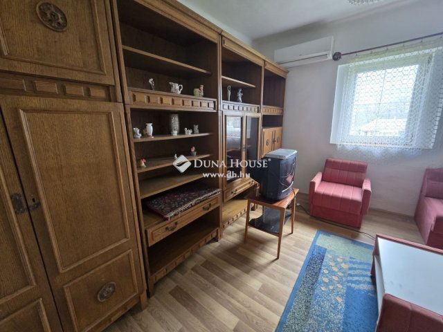 Eladó családi ház, Pécsett 18.5 M Ft, 2+2 szobás