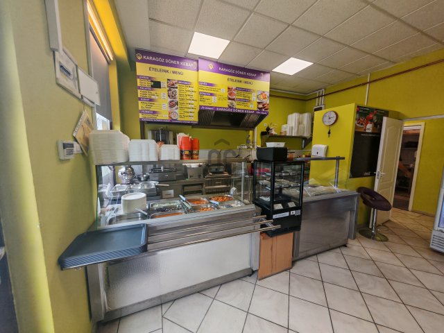 Eladó üzlethelyiség, Esztergomban 15.5 M Ft