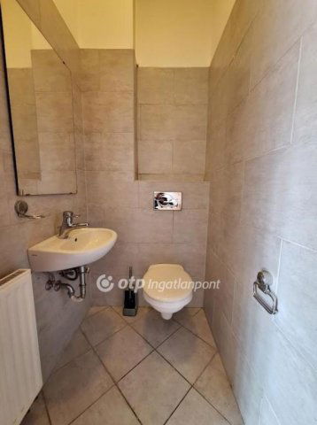 Eladó téglalakás, Veszprémben 99.99 M Ft, 4 szobás