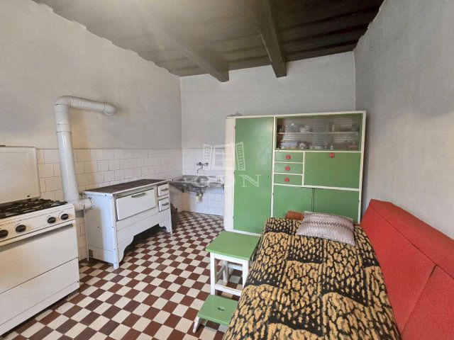 Eladó családi ház, Bezeréden 15 M Ft, 2 szobás