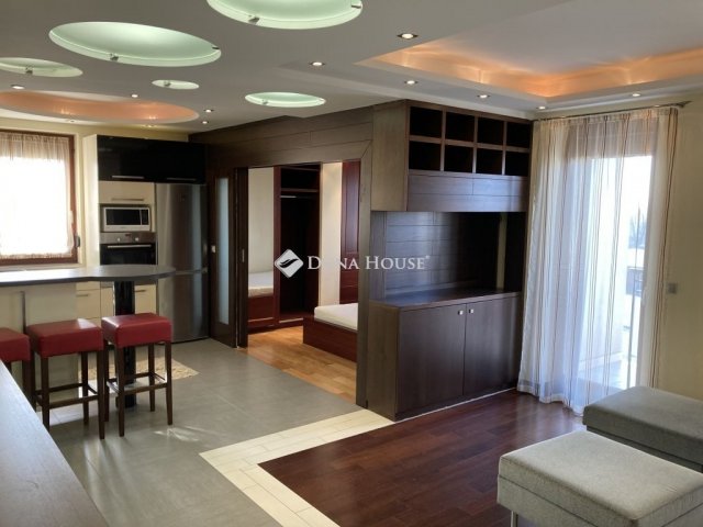 Kiadó téglalakás, albérlet, Esztergomban 225 E Ft / hó