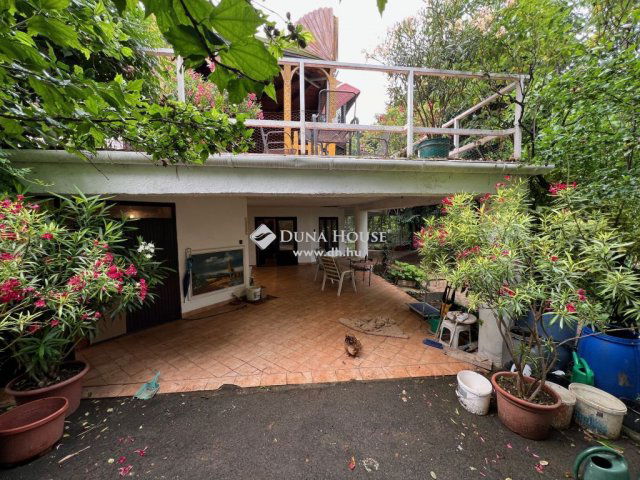 Eladó családi ház, Pécsett 133 M Ft, 4 szobás