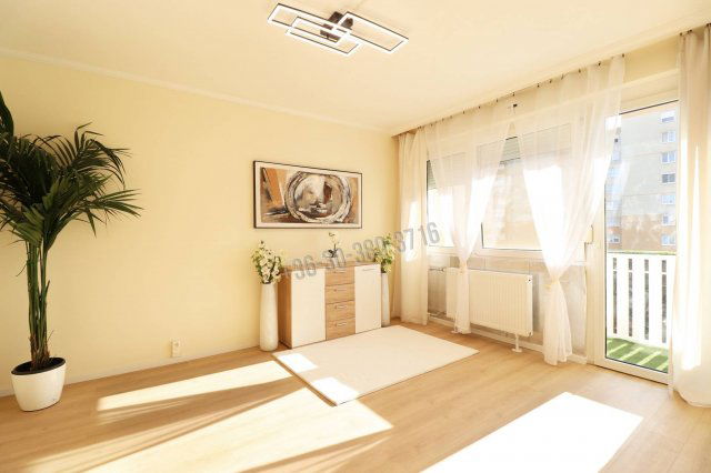 Eladó panellakás, Dunaújvárosban 40.99 M Ft, 2 szobás