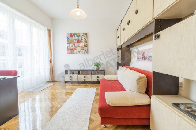 Kiadó téglalakás, albérlet, VII. kerületben, Madách Imre téren