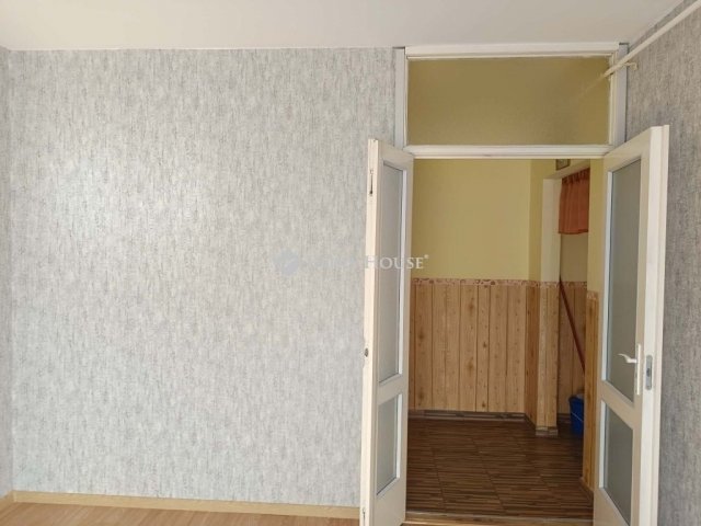 Eladó panellakás, Szentlőrincen 32.9 M Ft, 3 szobás
