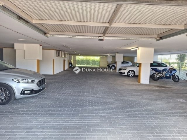 Eladó téglalakás, Kecskeméten 83.9 M Ft, 4 szobás