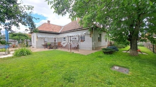 Eladó családi ház, Sülysápon 94.99 M Ft, 6+1 szobás