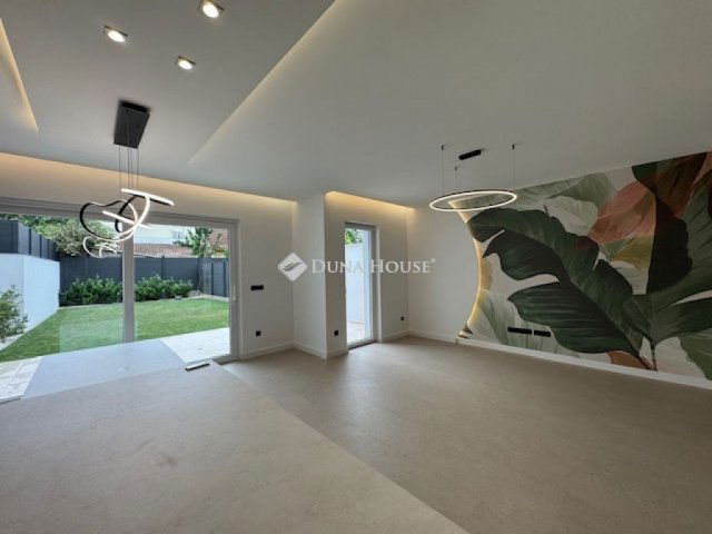 Eladó ikerház, Debrecenben 250 M Ft, 4 szobás