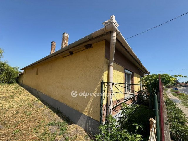 Eladó családi ház, Pusztamonostoron 24 M Ft, 2 szobás