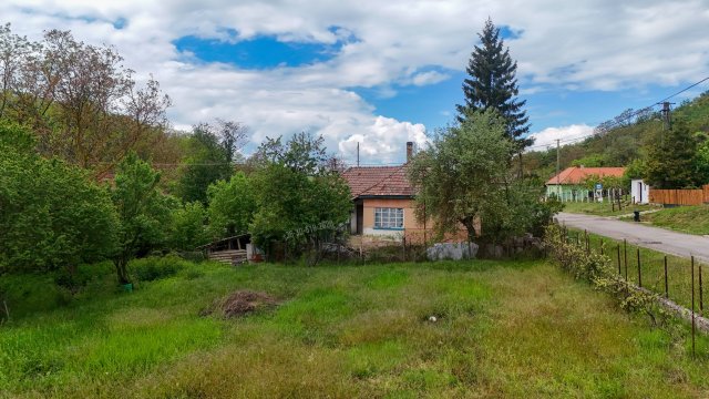 Eladó családi ház, Kisecseten 15.9 M Ft, 3 szobás