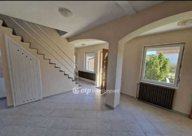 Eladó családi ház, Gárdonyban 74.9 M Ft, 3+1 szobás