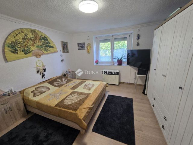 Eladó családi ház, Lajoskomáromban 24.5 M Ft, 2 szobás