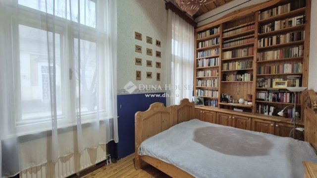 Eladó családi ház, Nagykőrösön 79.9 M Ft, 8 szobás