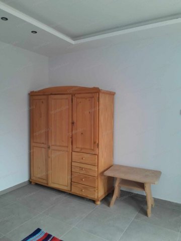 Kiadó családi ház, albérlet, Kecskeméten 120 E Ft / hó