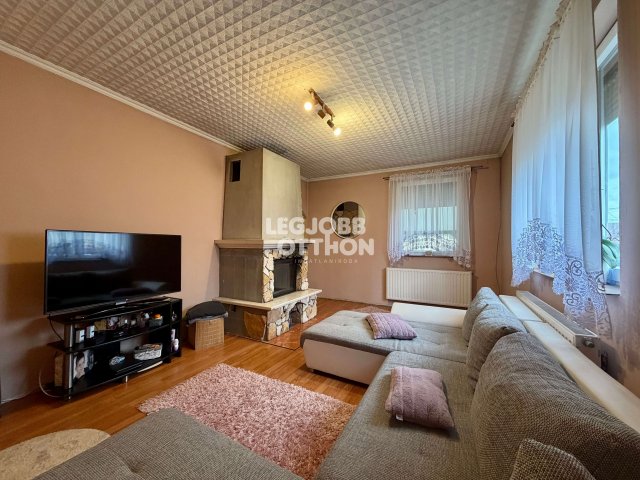 Eladó családi ház, Törtelen 39 M Ft, 2+1 szobás