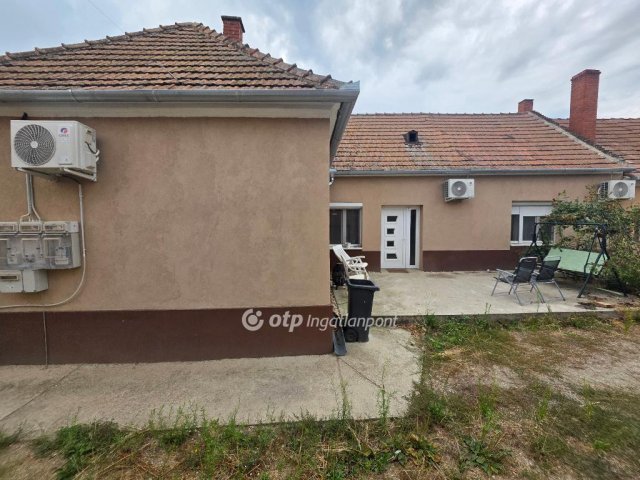 Eladó családi ház, Csöngén 18.9 M Ft, 3 szobás