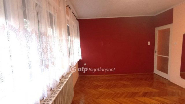 Eladó családi ház, Jászfényszarun 63.49 M Ft, 3 szobás