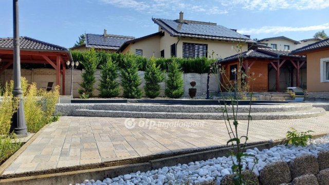 Eladó családi ház, Budapesten, III. kerületben 399 M Ft