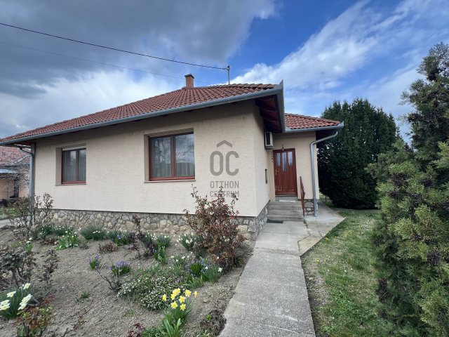 Eladó családi ház, Szekszárdon 79.5 M Ft, 3 szobás