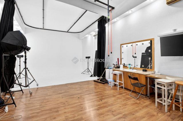 Eladó iroda, Budapesten, II. kerületben 1400 M Ft