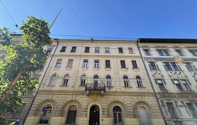 Eladó téglalakás, Budapesten, VI. kerületben, Izabella utcában