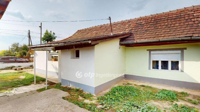 Eladó családi ház, Szikszón 17 M Ft, 2+1 szobás