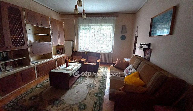 Eladó családi ház, Jászapátiban 13 M Ft, 2 szobás