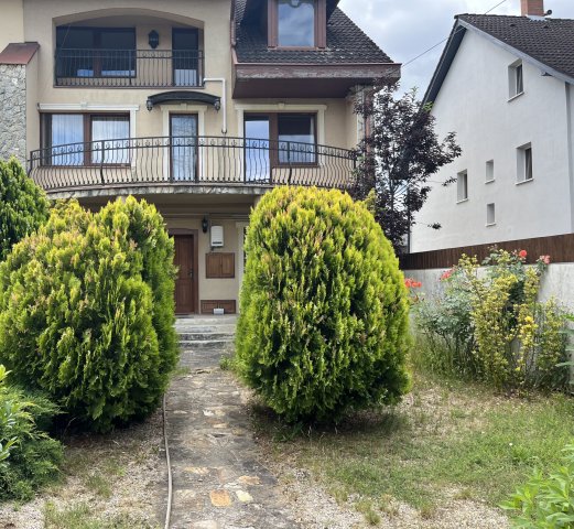 Eladó ikerház, Debrecenben 140 M Ft, 5 szobás